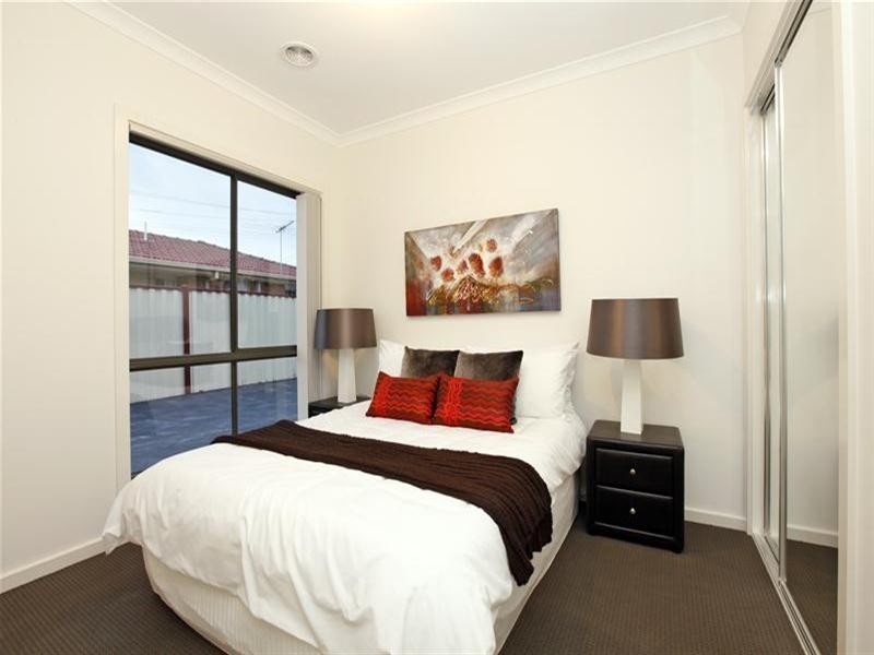 2/54 Heyington Avenue, Thomastown VIC 3074