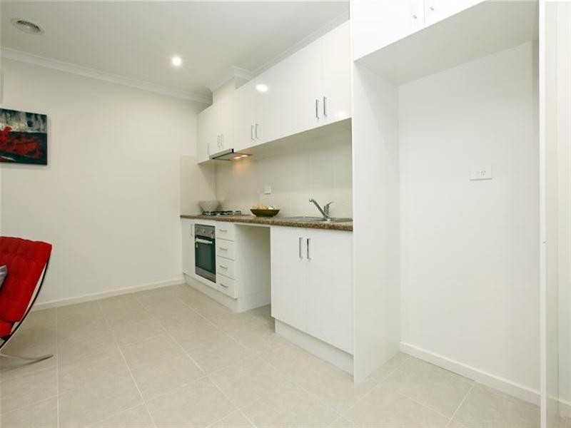 2/54 Heyington Avenue, Thomastown VIC 3074