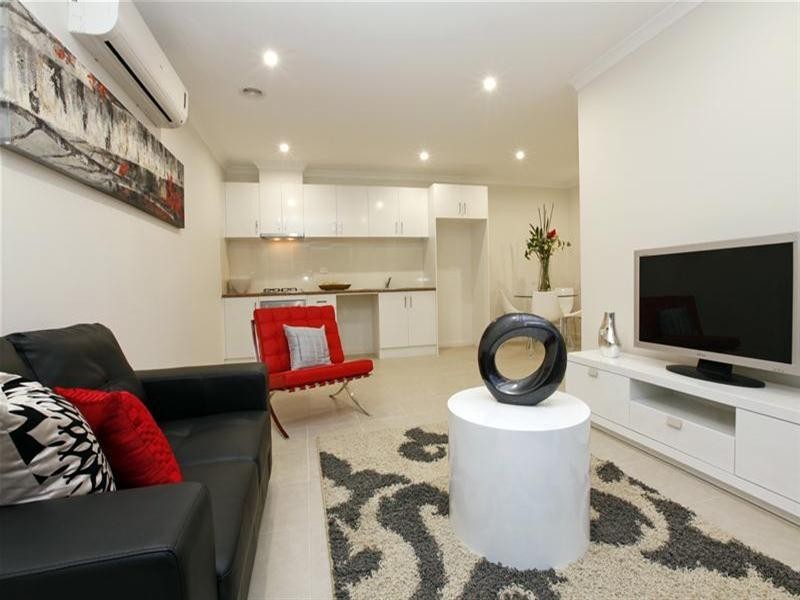 2/54 Heyington Avenue, Thomastown VIC 3074