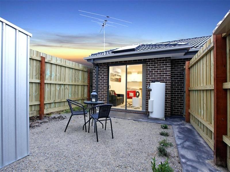 2/54 Heyington Avenue, Thomastown VIC 3074