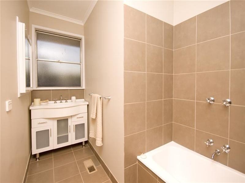 18 Gabonia Avenue, Watsonia VIC 3087