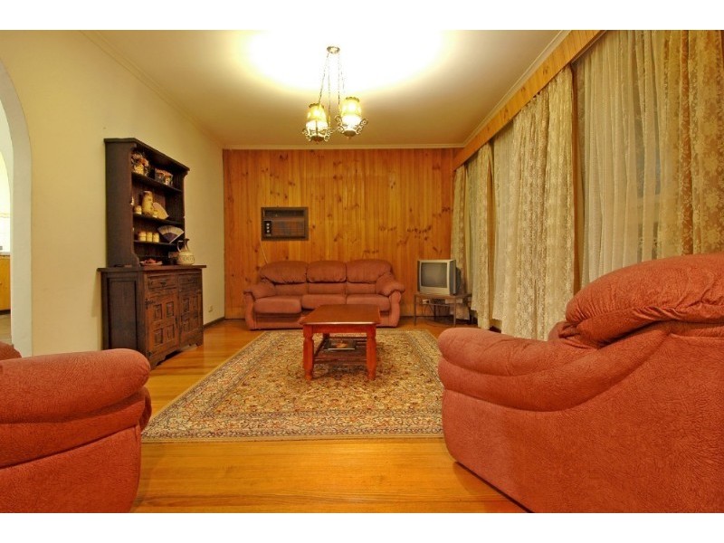 32 Chaucer Crescent, Bundoora VIC 3083