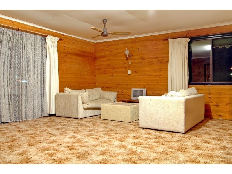 32 Chaucer Crescent, Bundoora VIC 3083