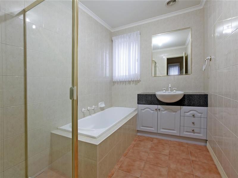 7 Gleditsia Way, Bundoora VIC 3083