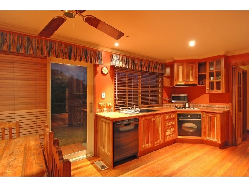 14 Ellerslie Street, Kingsbury VIC 3083