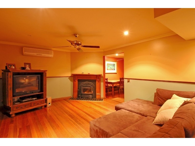 14 Ellerslie Street, Kingsbury VIC 3083