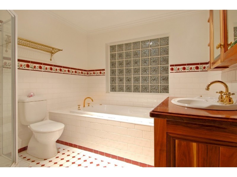 14 Ellerslie Street, Kingsbury VIC 3083