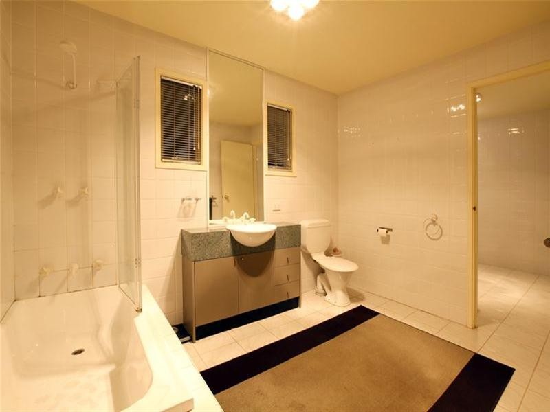 16 Rivergum Drive, Mill Park VIC 3082