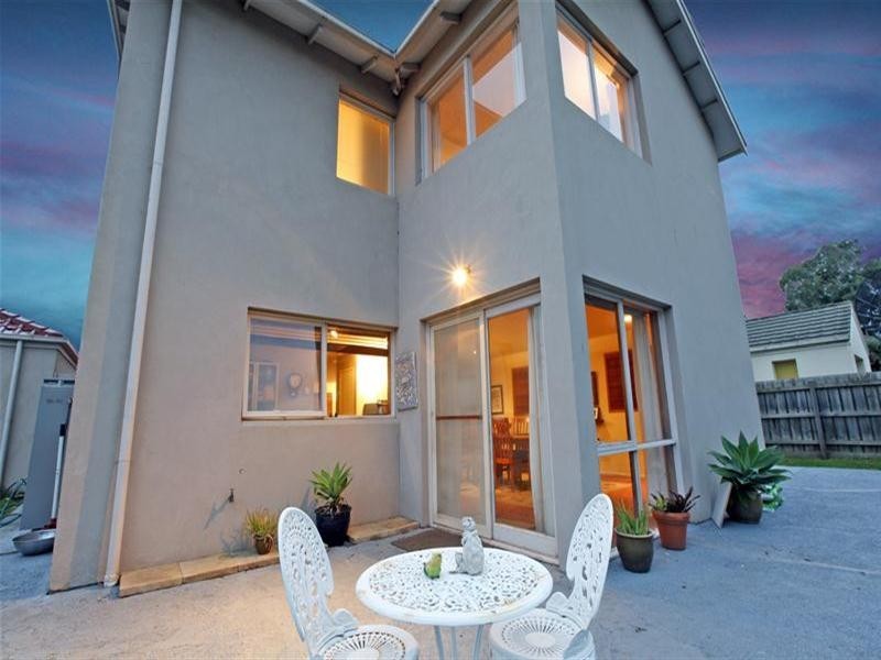 16 Rivergum Drive, Mill Park VIC 3082