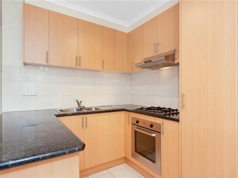 2/40 Scott Grove, Kingsbury VIC 3083