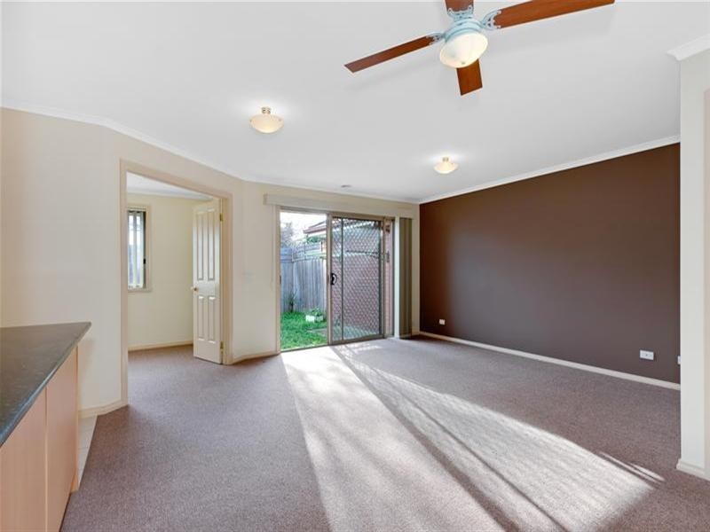 2/40 Scott Grove, Kingsbury VIC 3083