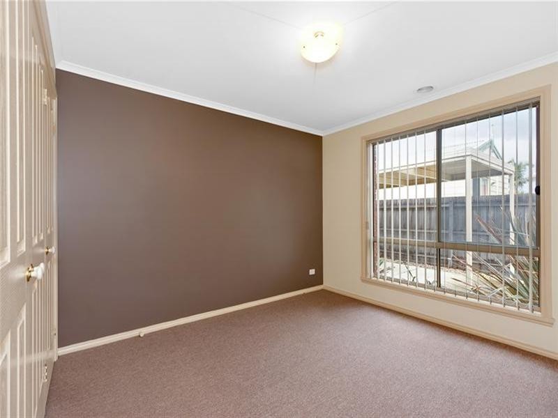 2/40 Scott Grove, Kingsbury VIC 3083