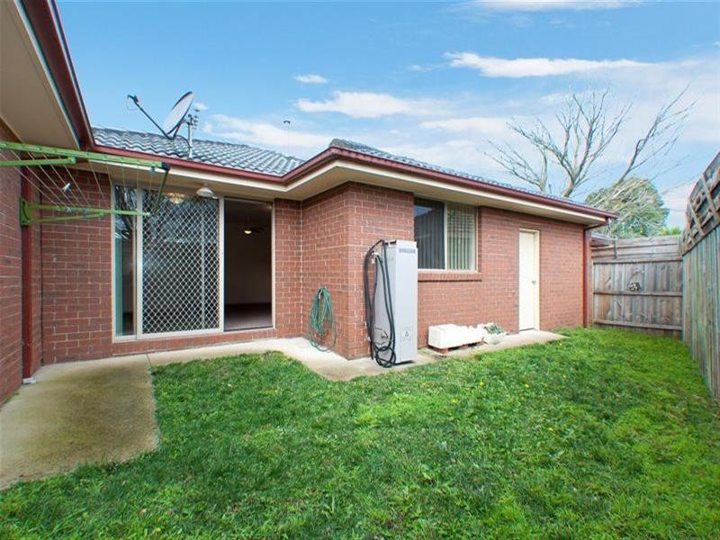 2/40 Scott Grove, Kingsbury VIC 3083
