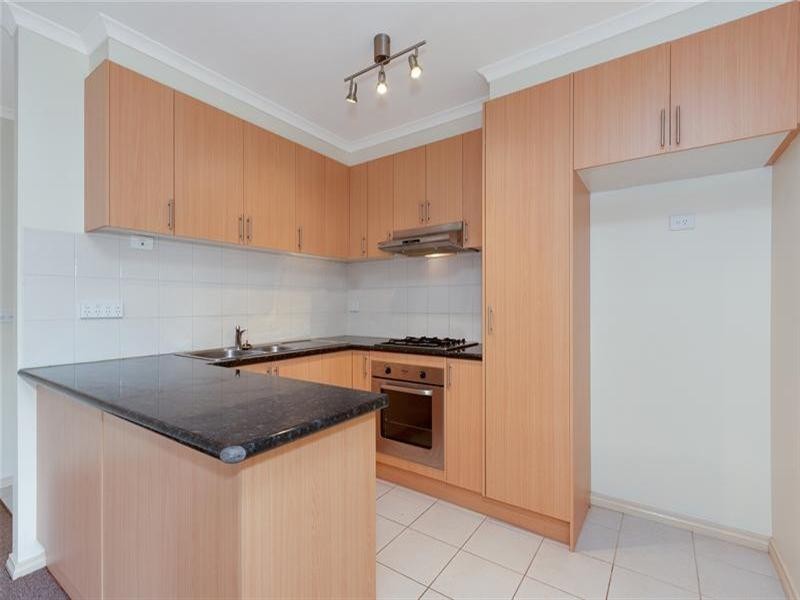 2/40 Scott Grove, Kingsbury VIC 3083