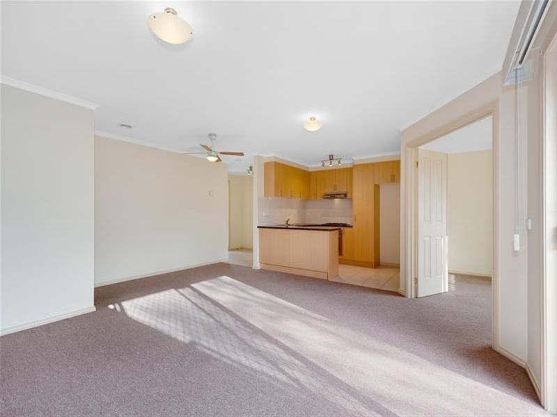 2/40 Scott Grove, Kingsbury VIC 3083