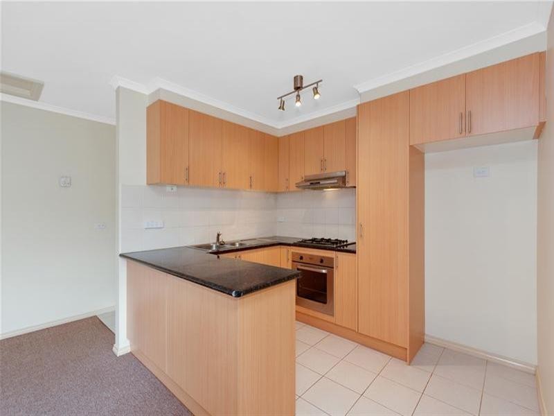 2/40 Scott Grove, Kingsbury VIC 3083
