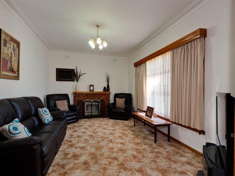 24 Black Street, Reservoir VIC 3073