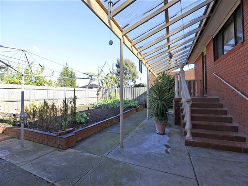 32 Lincoln Drive, Thomastown VIC 3074