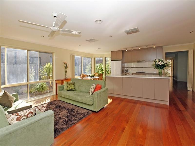 6 Scarlet Drive, Bundoora VIC 3083