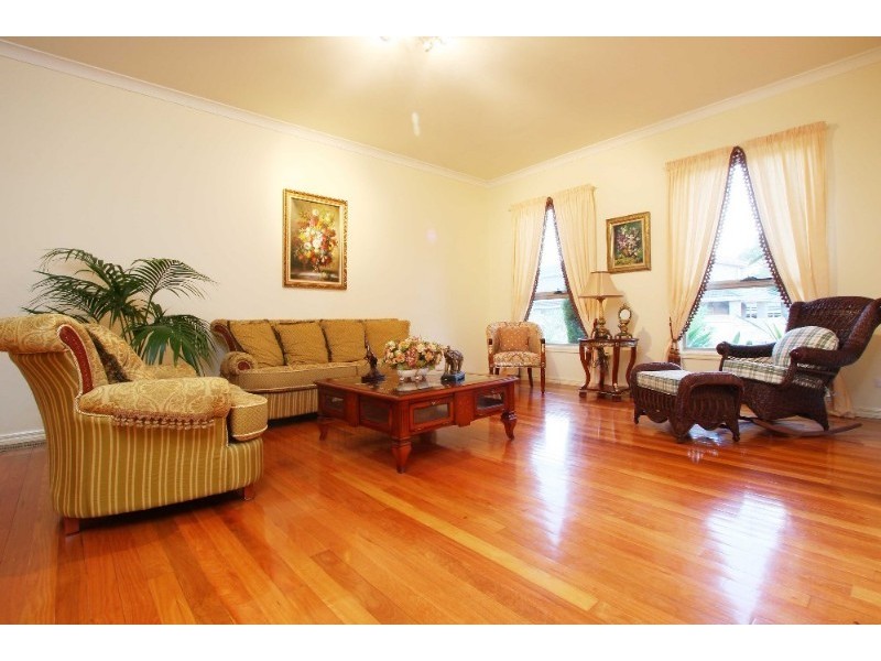 4 Oregon Place, Mill Park VIC 3082