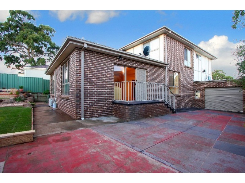 4 Oregon Place, Mill Park VIC 3082