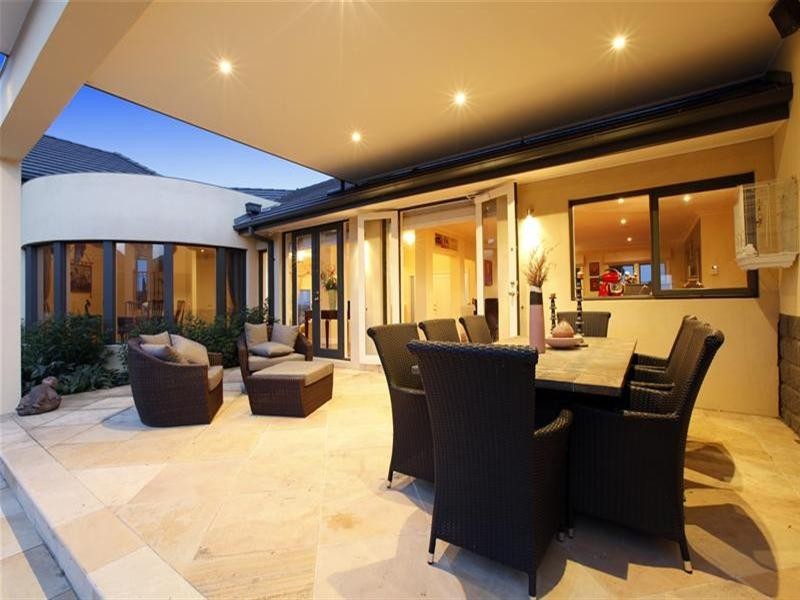 102 Edmund Rice Parade, Bundoora VIC 3083