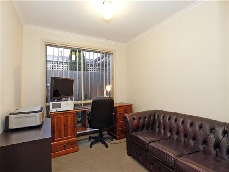 15 Bentley Way, Mill Park VIC 3082