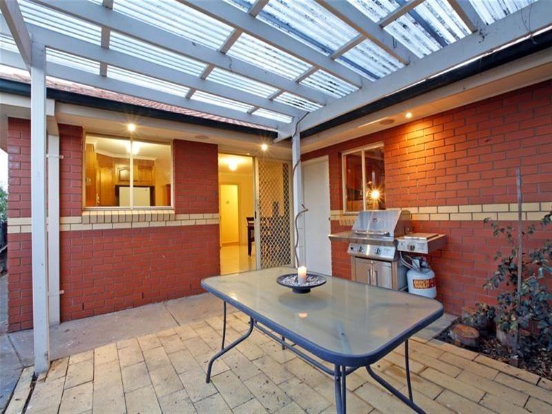 15 Bentley Way, Mill Park VIC 3082