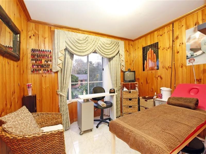 21 Busst Drive, Watsonia North VIC 3087