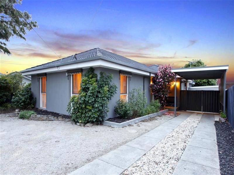 8 Leonard Crescent, Bundoora VIC 3083