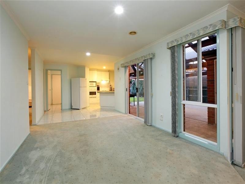 10 Romeo Court, Mill Park VIC 3082