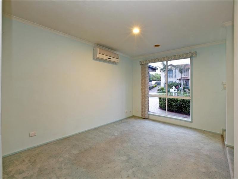 10 Romeo Court, Mill Park VIC 3082