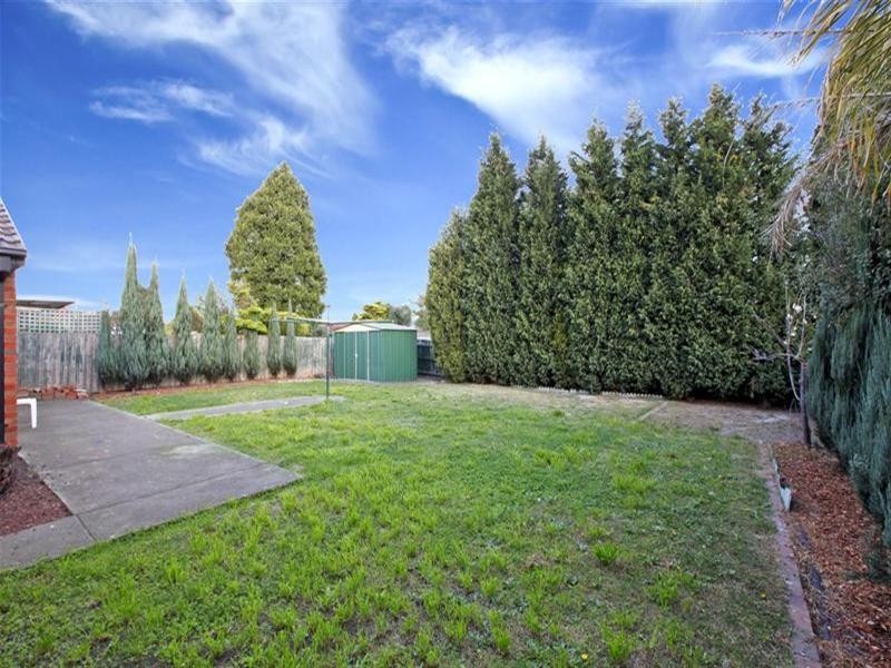 10 Romeo Court, Mill Park VIC 3082
