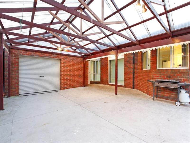 10 Romeo Court, Mill Park VIC 3082