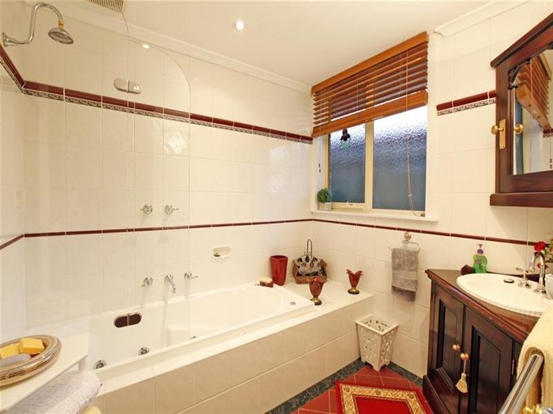 4 Witney Way, Bundoora VIC 3083