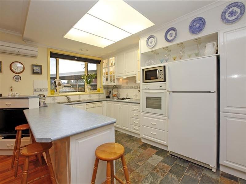 4 Witney Way, Bundoora VIC 3083