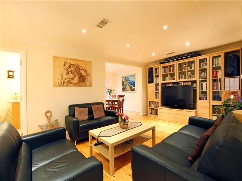 4 Virginia Crescent, Bundoora VIC 3083