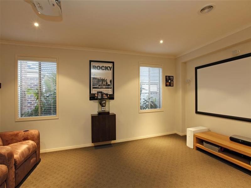 49 Vista Way, South Morang VIC 3752