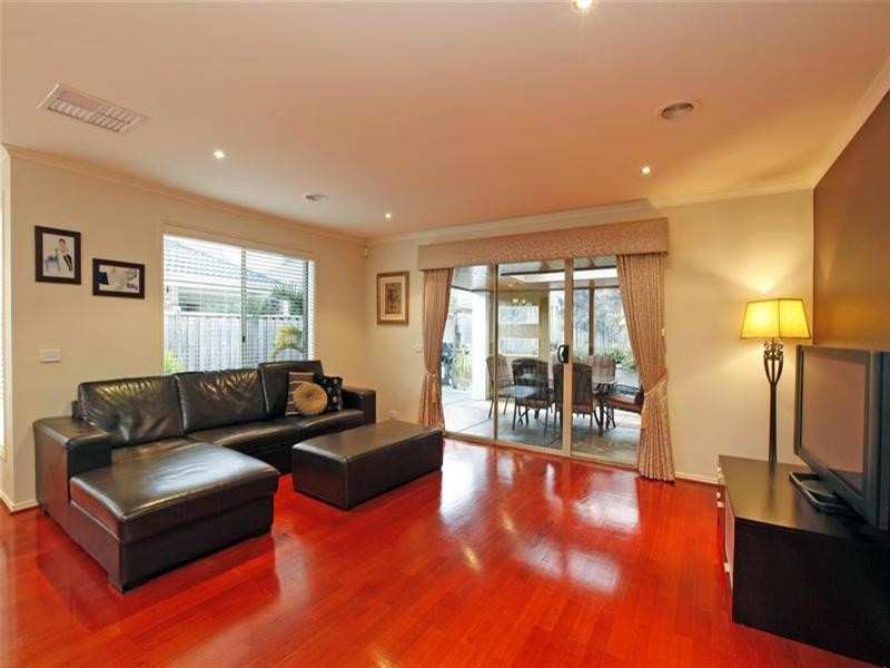 49 Vista Way, South Morang VIC 3752