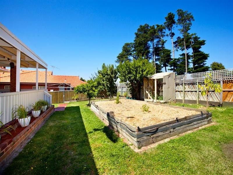 65 Telopea Crescent, Mill Park VIC 3082