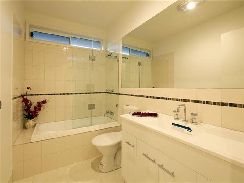 10 Moreton Crescent, Bundoora VIC 3083