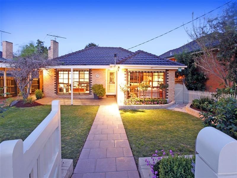 8 Middleton Street, Watsonia North VIC 3087