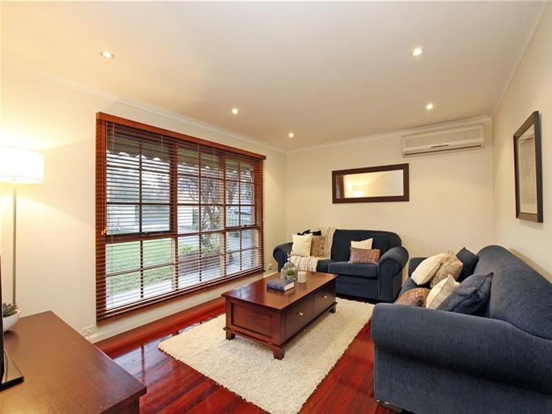 8 Middleton Street, Watsonia North VIC 3087