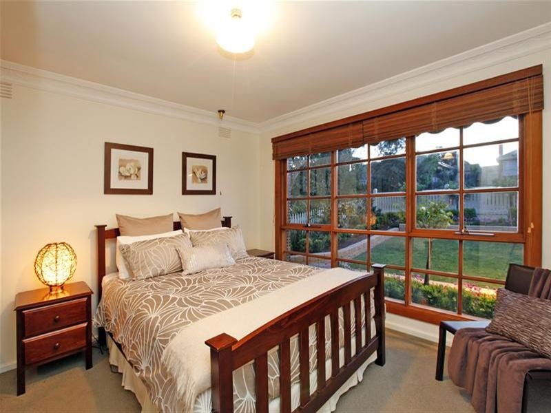 8 Middleton Street, Watsonia North VIC 3087