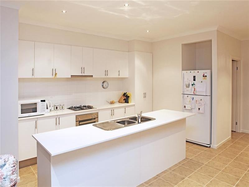 298 The Lakes Boulevard, South Morang VIC 3752