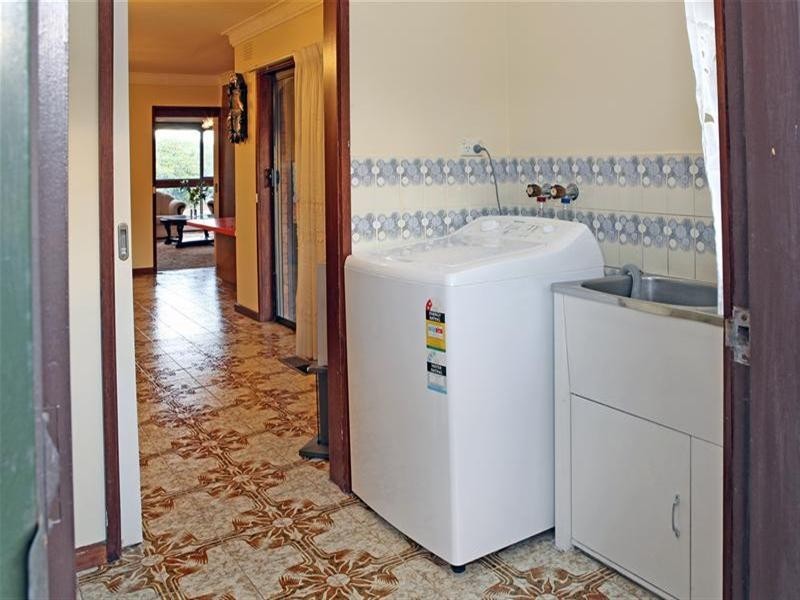 2 Edgewood Close, Thomastown VIC 3074