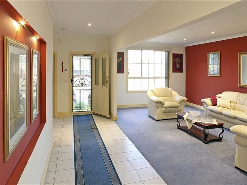 11 Lyons Rise, South Morang VIC 3752