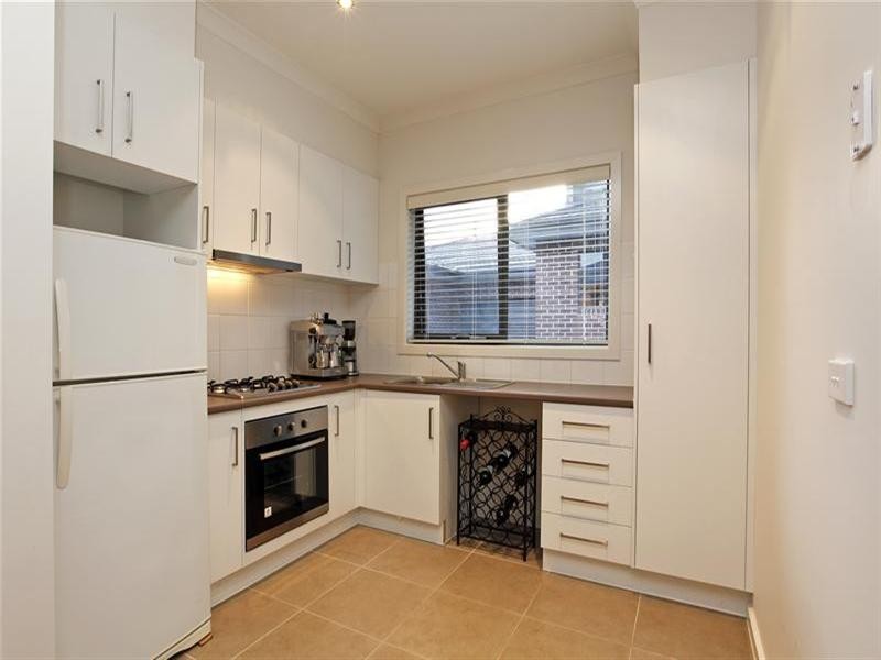 4/27 Miranda Road, Reservoir VIC 3073