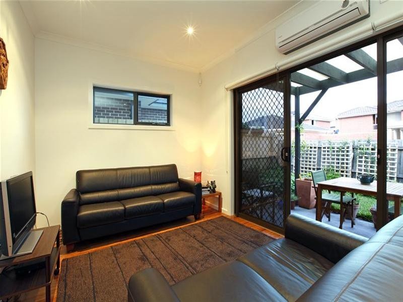 4/27 Miranda Road, Reservoir VIC 3073