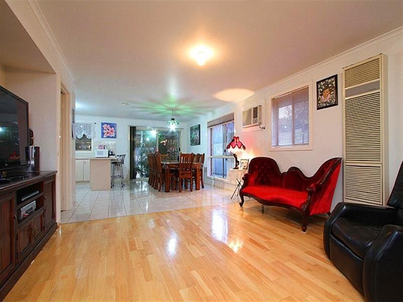 2/7 Chenies Street, Reservoir VIC 3073